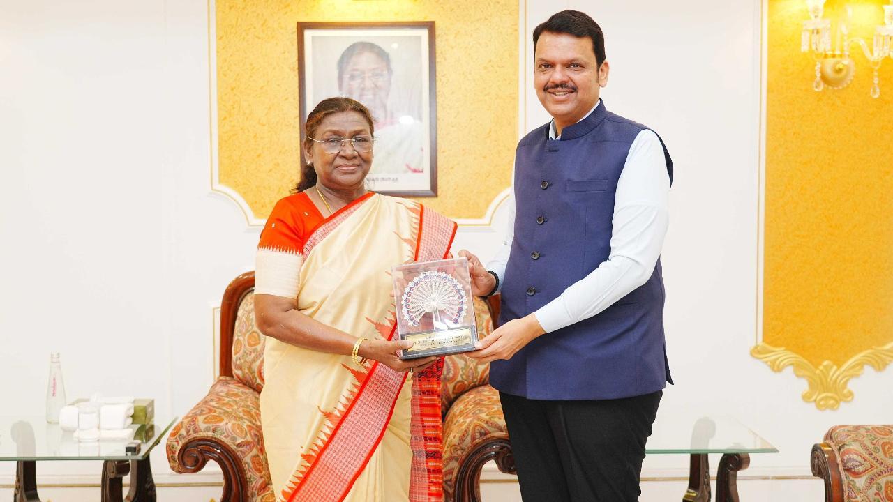 X/Pics, Devendra Fadnavis