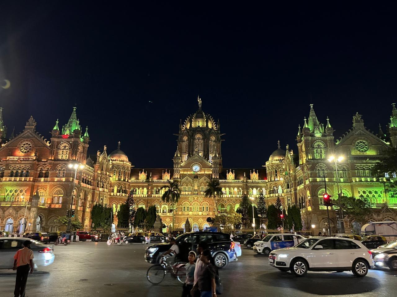 इसका उद्देश्य यह बताना है कि किस प्रकार प्राकृतिक आपदाएं और मानव-निर्मित संकट हमारे धरोहर स्थलों को प्रभावित कर सकते हैं. साथ ही, यह हमें इन स्थलों के संरक्षण की दिशा में उठाए गए कदमों के बारे में भी अवगत कराता है.