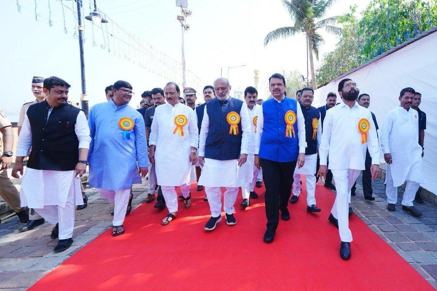 लोगों ने उनके आदर्शों को याद करते हुए दीप प्रज्ज्वलन, पुष्प अर्पण और प्रार्थनाएं कीं. कई सामाजिक संगठनों और दलों ने भी इस अवसर पर विभिन्न सांस्कृतिक और शैक्षणिक कार्यक्रमों का आयोजन किया.