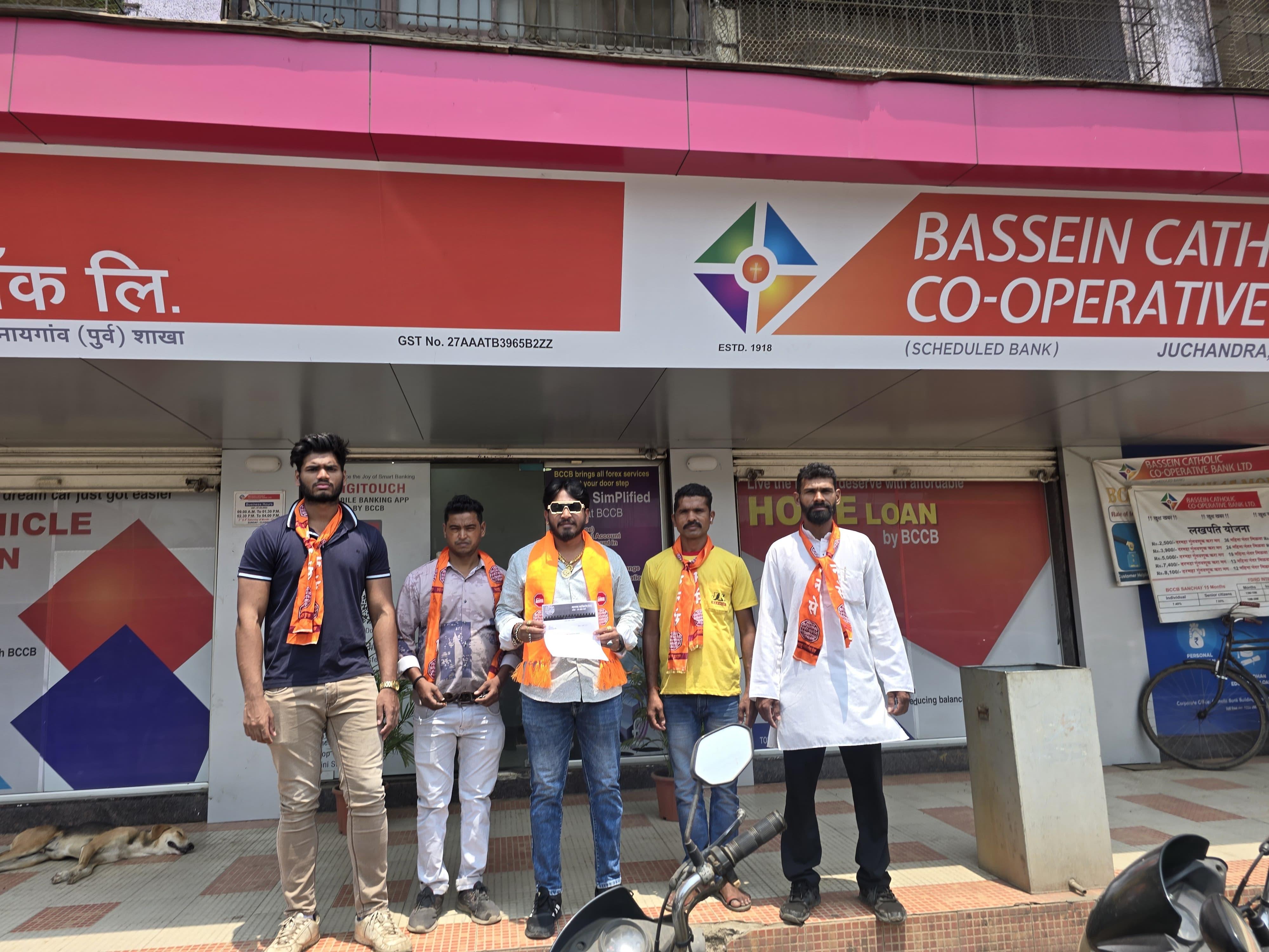 राज ठाकरे ने अपनी रैली में यह भी कहा था कि राज्य सरकार और प्रशासन को मराठी भाषा की अहमियत समझनी चाहिए और इसे शिक्षा, व्यवसाय, और सरकारी कामकाज में अनिवार्य करना चाहिए. 