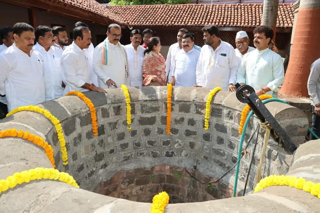 सपकाल ने महात्मा फुले की शिक्षा, महिलाओं की समानता, जाति व्यवस्था के खिलाफ संघर्ष, और किसानों तथा मजदूरों के अधिकारों के लिए किए गए कार्यों को विशेष रूप से उल्लेखित किया. 