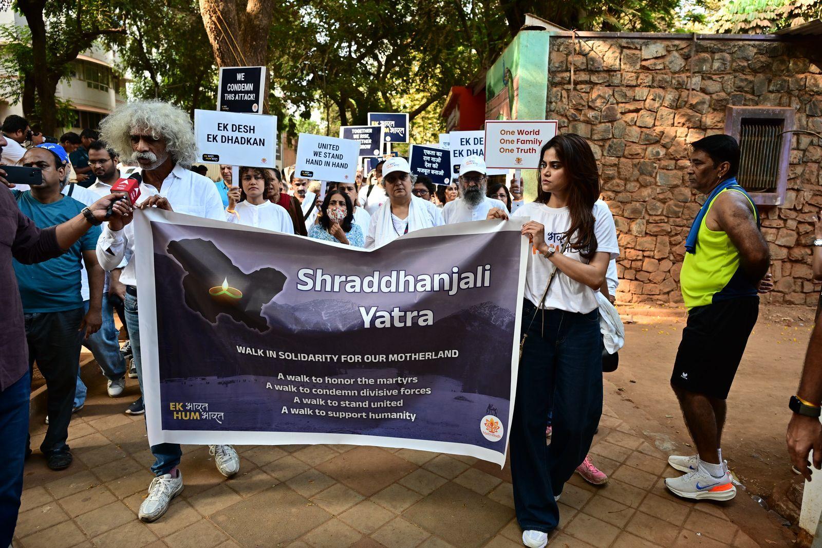 मैत्रीबोध परिवार इस शांतिपूर्वक प्रदर्शन के साथ ही एक छोटा सा भाषण भी दिया, जिसमें उन्होंने शांति, भाईचारे और सह-अस्तित्व के संदेश को प्रमुखता से रखा.