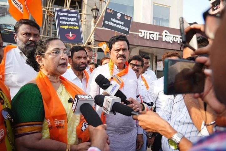 उन्होंने आगे कहा कि आतंकवादियों को किसी भी हाल में बख्शा नहीं जाना चाहिए, उन्हें ढूंढकर नष्ट किया जाना चाहिए. 