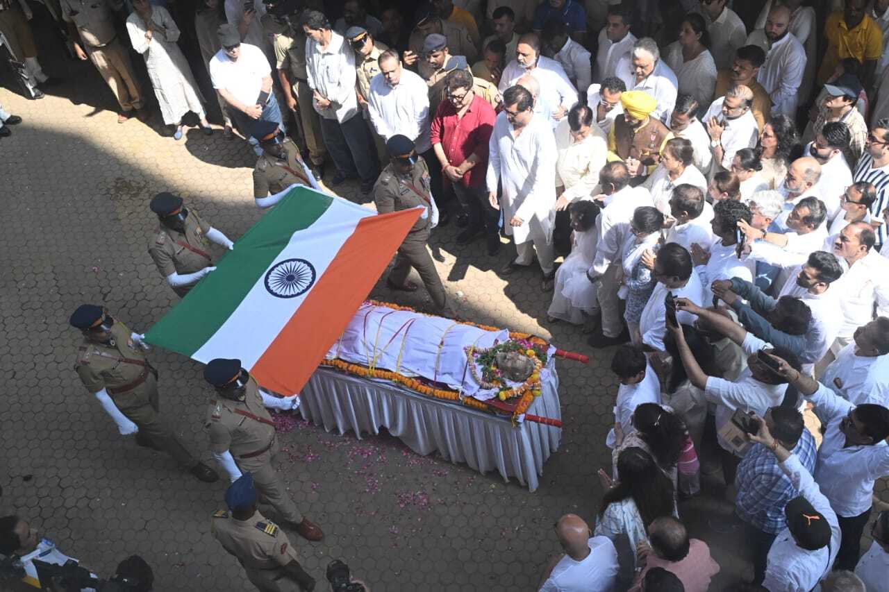 उन्हें उनके देशभक्ति के किरदारों के लिए हमेशा याद किया जाएगा. उनकी फिल्मों में “उपकार”, “पुरब और पश्चिम”, “शहीद”, “चाहत” जैसी फिल्मों ने दर्शकों के दिलों में खास जगह बनाई. उनके द्वारा निभाए गए किरदार भारतीय संस्कृति और समाज के प्रति उनकी निष्ठा को दर्शाते थे.