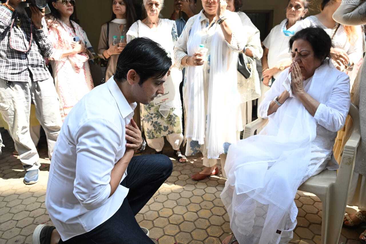 आज उनका अंतिम संस्कार राजकीय सम्मान के साथ किया जाएगा, और उनकी फिल्में और देशभक्ति के संदेश हमेशा उनके प्रशंसकों के दिलों में जीवित रहेंगे.