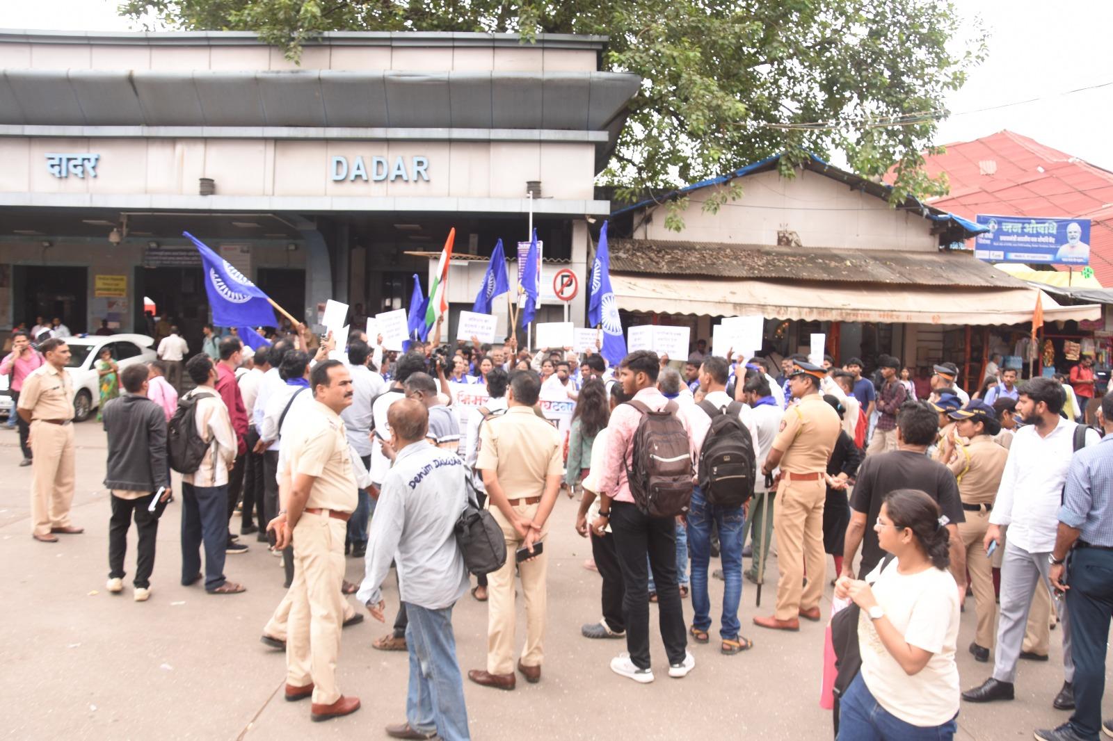 “यह अधिनियम लोकतंत्र के लिए खतरा है. हम इसे किसी भी कीमत पर स्वीकार नहीं करेंगे,” संगठन के प्रवक्ताओं ने कहा.