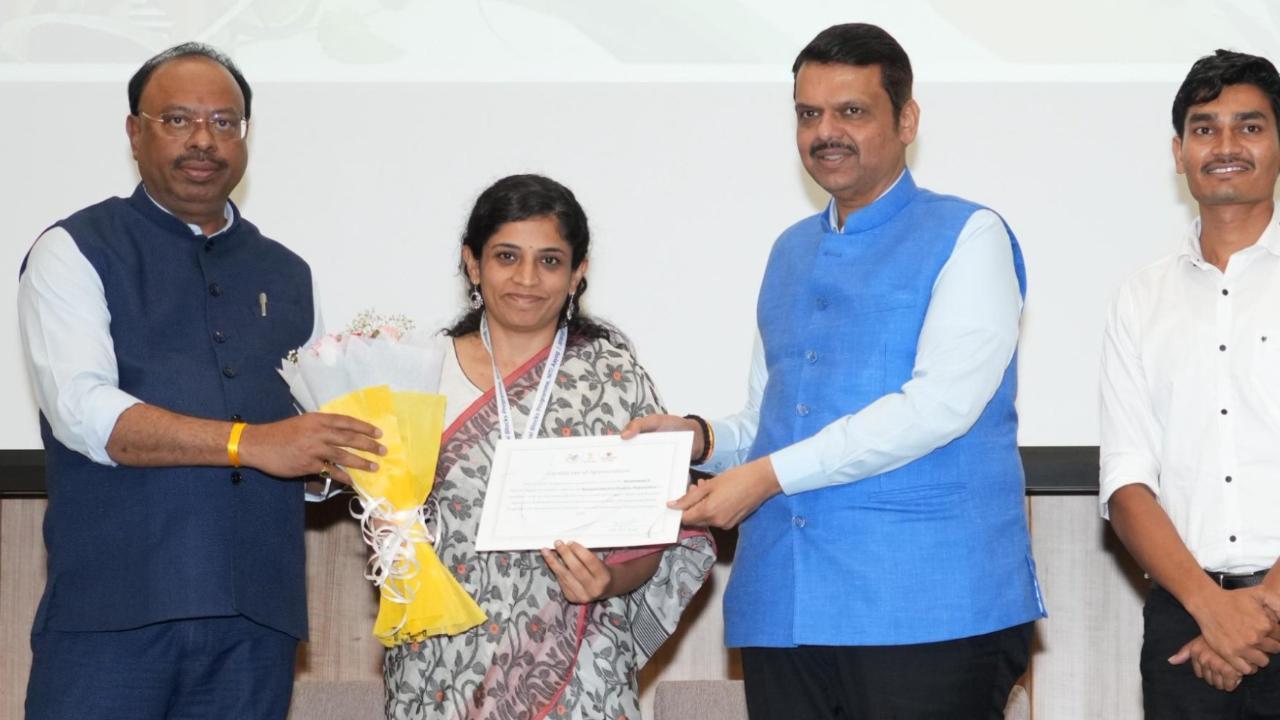 Iचंद्रशेखर बावनकुले बोले: नागरिकों की सेवा को दें प्राथमिकता, न कि औपचारिकताओं को