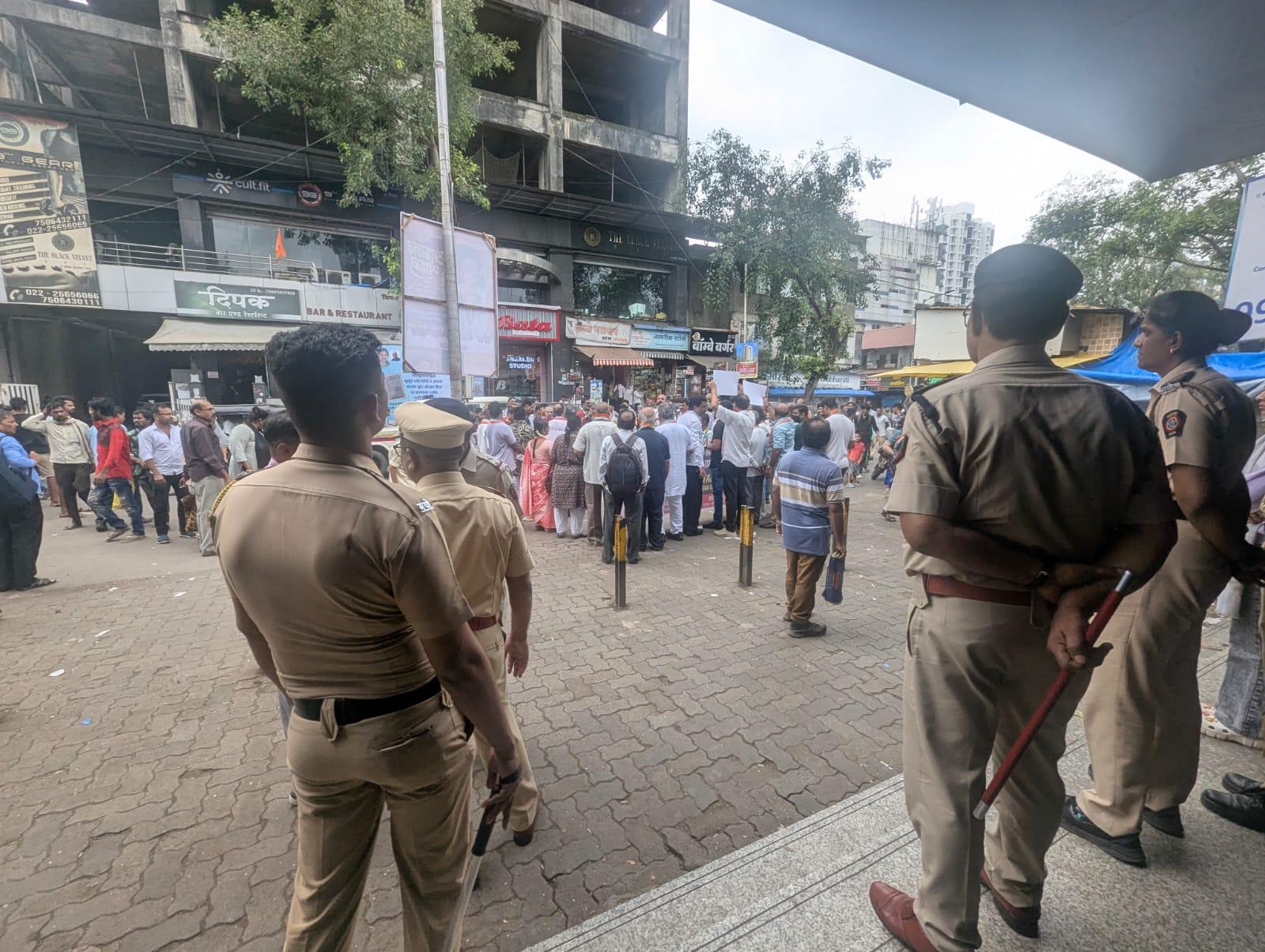 यह सीधा संदेश था – जब सरकार नाकाम हो, तो जनता को खुद आगे आना पड़ता है. इस कदम ने मौके पर मौजूद लोगों के बीच भावनात्मक जुड़ाव पैदा किया और बड़ी संख्या में स्थानीय नागरिक भी विरोध में शामिल हो गए.