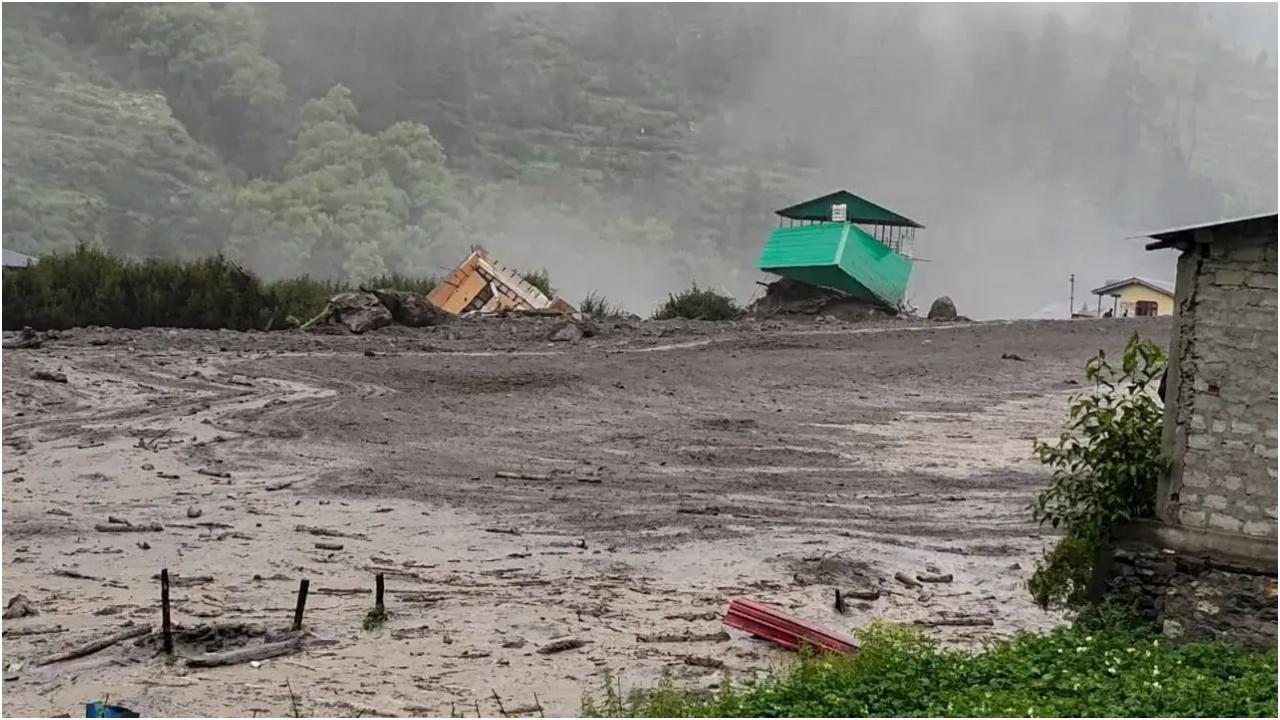 राज्य में मानसून से संबंधित व्यवधान जारी है, विशेष रूप से अधिक ऊंचाई वाले क्षेत्रों में.