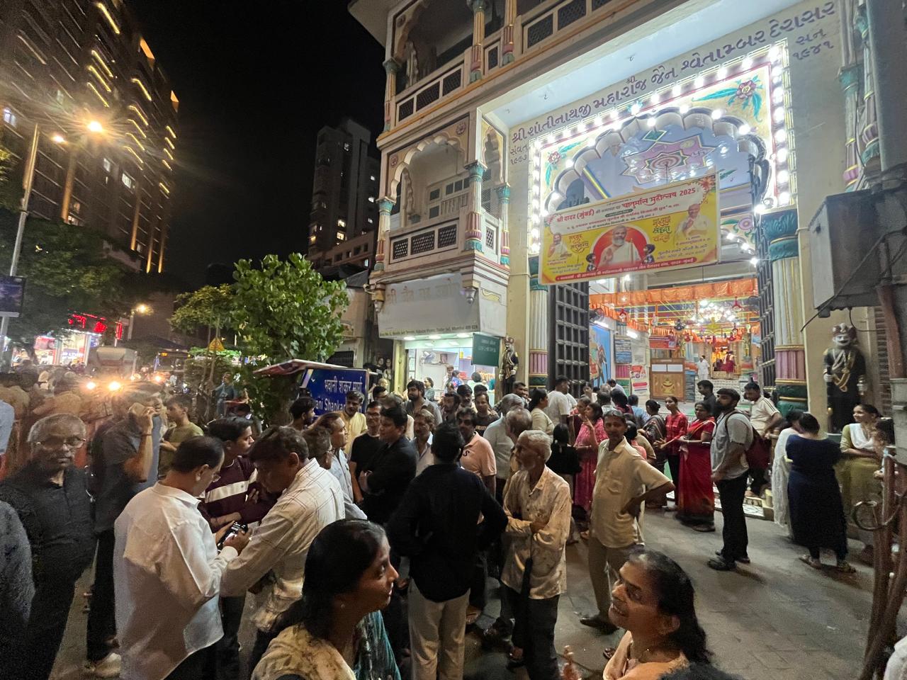 भावुक लेकिन दृढ़ लहजे में महिलाओं ने सवाल उठाया — 