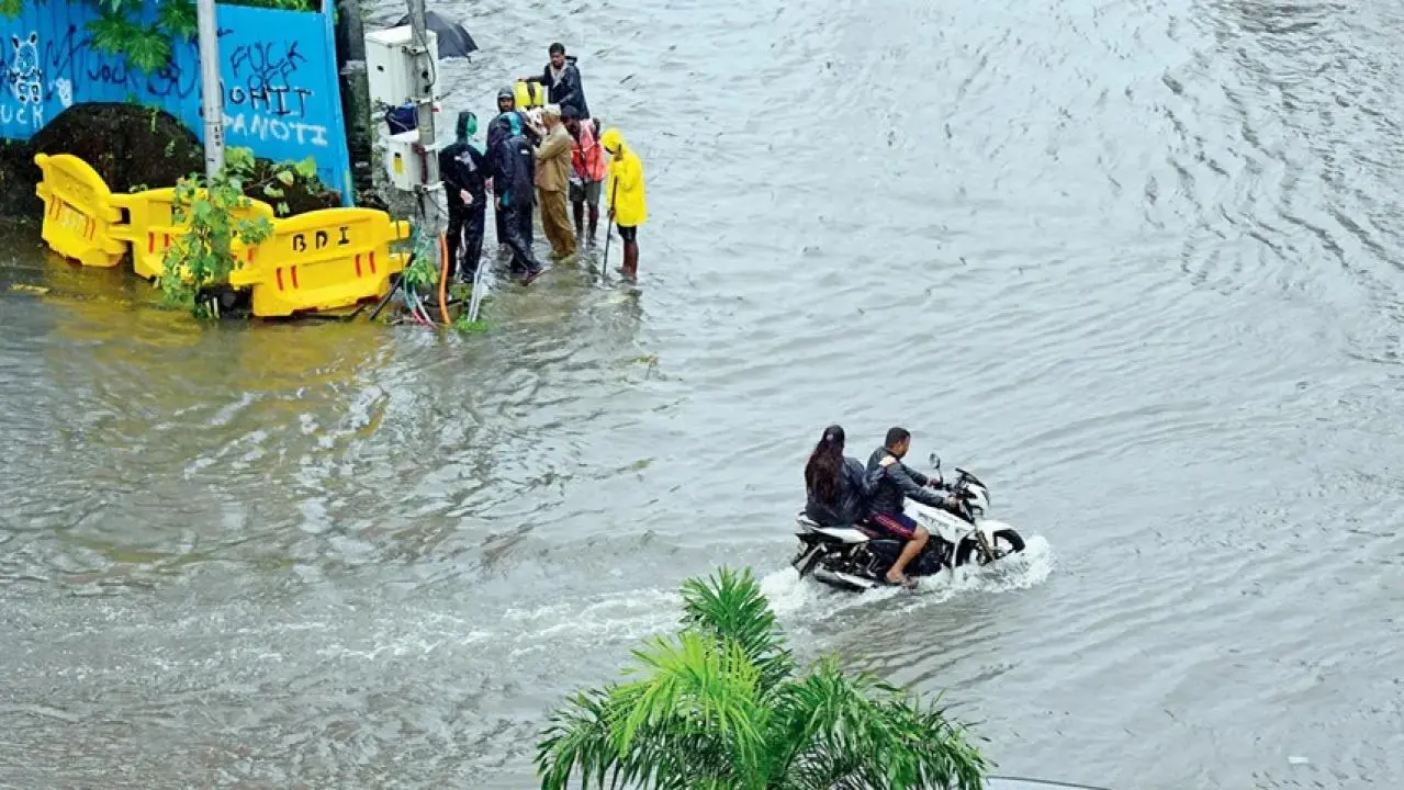 Iविहार झील ओवरफ्लो, मुंबईकरों को मिली अतिरिक्त पानी की सौगात