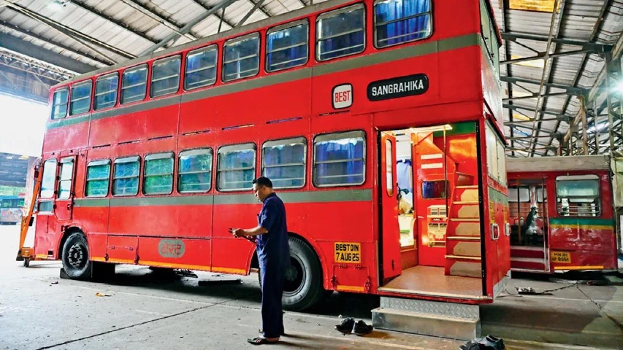 Iमुंबई: पुरानी डबल-डेकर बस बनी बेस्ट का चलते-फिरते संग्रहालय