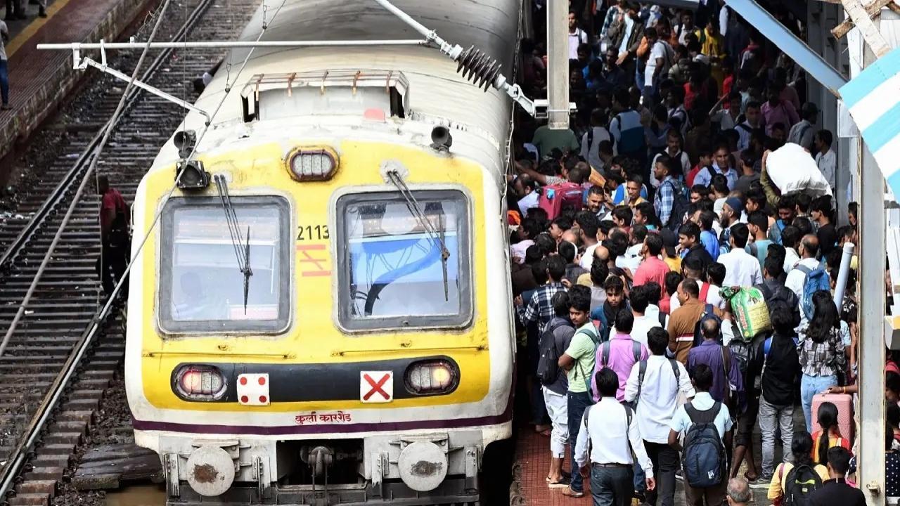 Iरात 10:45 से सुबह 3:45 तक ट्रेनें रहेंगी बाधित, CW ने दी नाईट ब्लॉक की सूचना