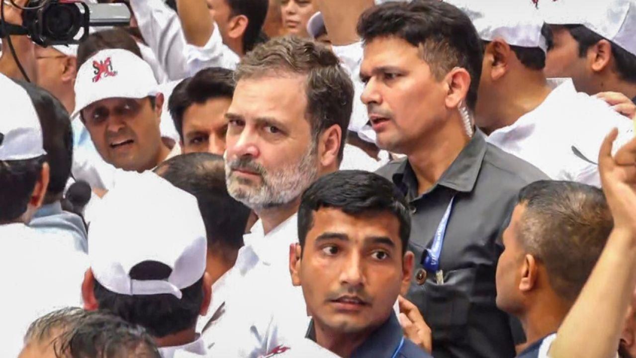 Iसंसद से सड़क तक संग्राम, राहुल गांधी सहित कई विपक्षी नेता हुए गिरफ्तार