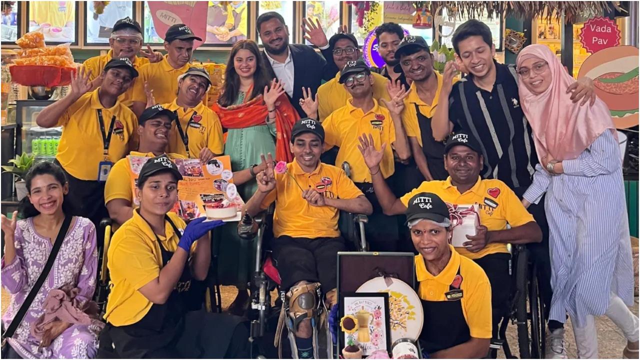 यह सिर्फ़ एक शादी से कहीं बढ़कर है; बल्कि यह इस बात की नई मिसाल कायम करने वाली एक पहल है कि हमें किस तरह प्यार का उत्सव मनाने के साथ-साथ उन लोगों के सामर्थ्य, उनके हुनर और काबिलियत का भी सम्मान करना चाहिए, जिनकी अक्सर अनदेखी की जाती है.