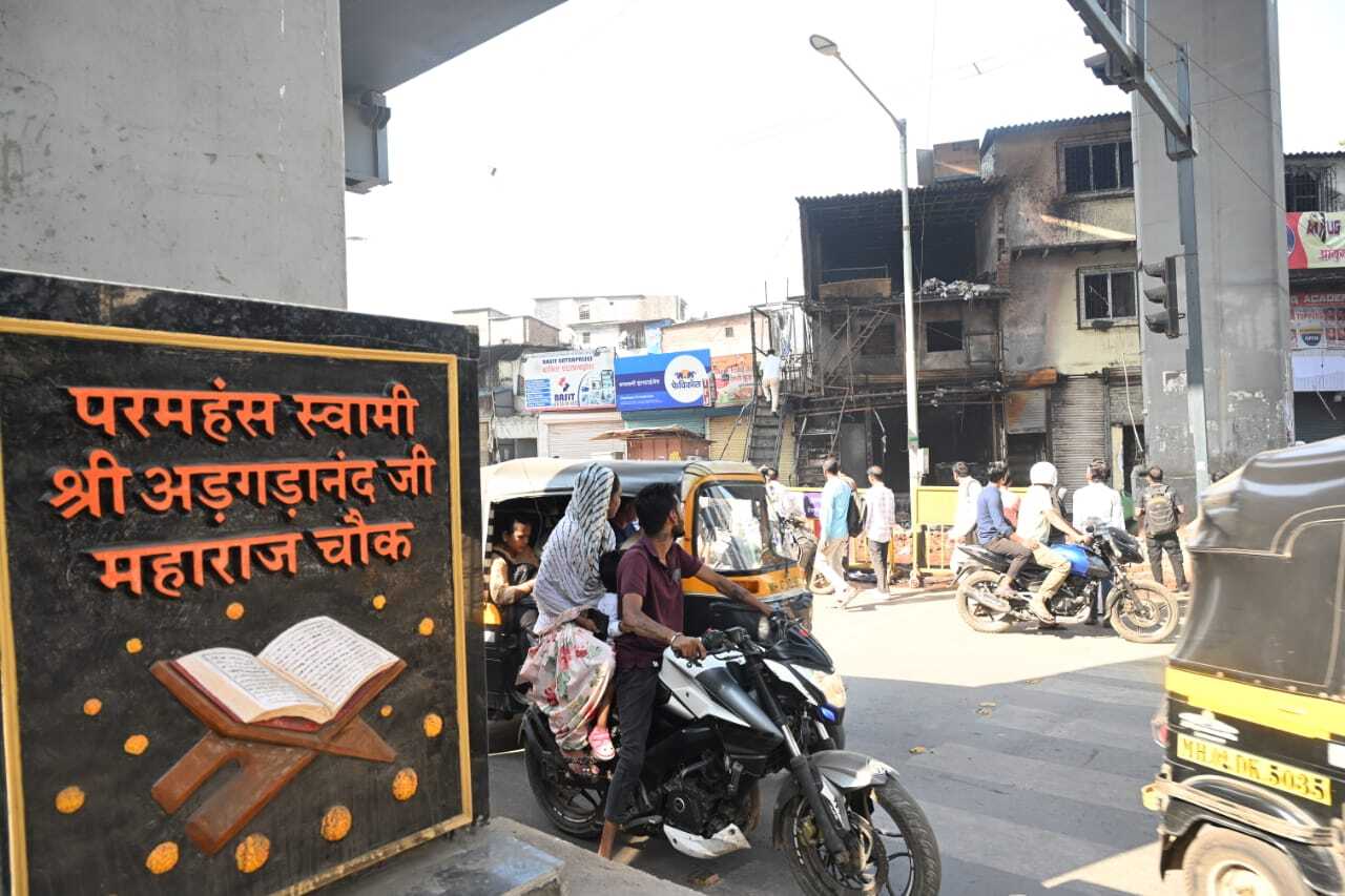 दमकलकर्मियों ने त्वरित कार्रवाई करते हुए आग को फैलने से रोक दिया और कुछ ही समय में उस पर काबू पा लिया. 