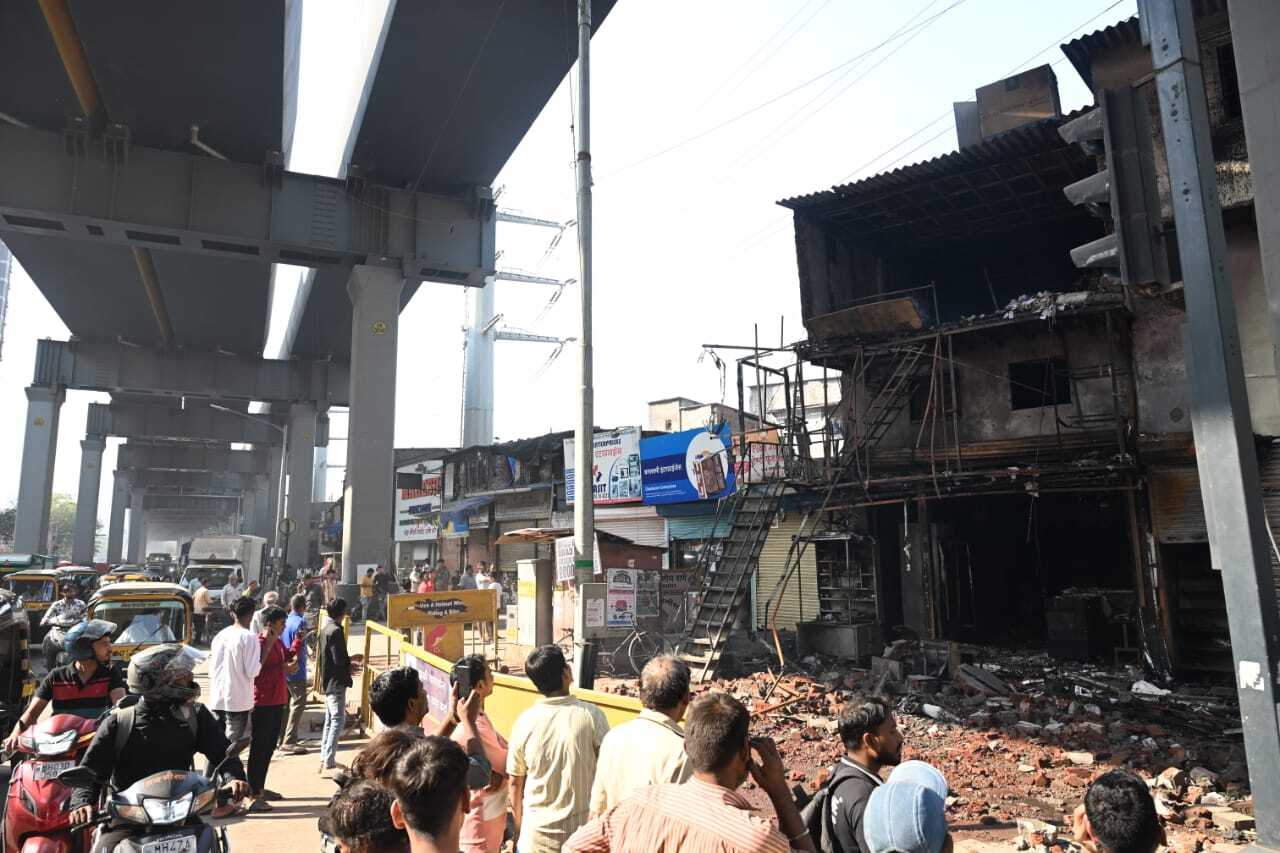 गौरतलब है कि मुंबई में बीते कुछ महीनों में आग लगने की घटनाएं लगातार बढ़ रही हैं. 