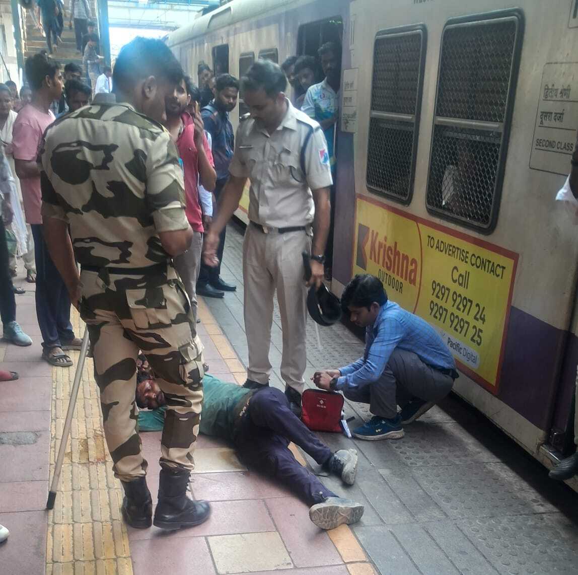 इस घटना की जांच जारी है, और पुलिस यह पता लगाने की कोशिश कर रही है कि यह हादसा लापरवाही के कारण हुआ या फिर इसके पीछे कोई और वजह थी.