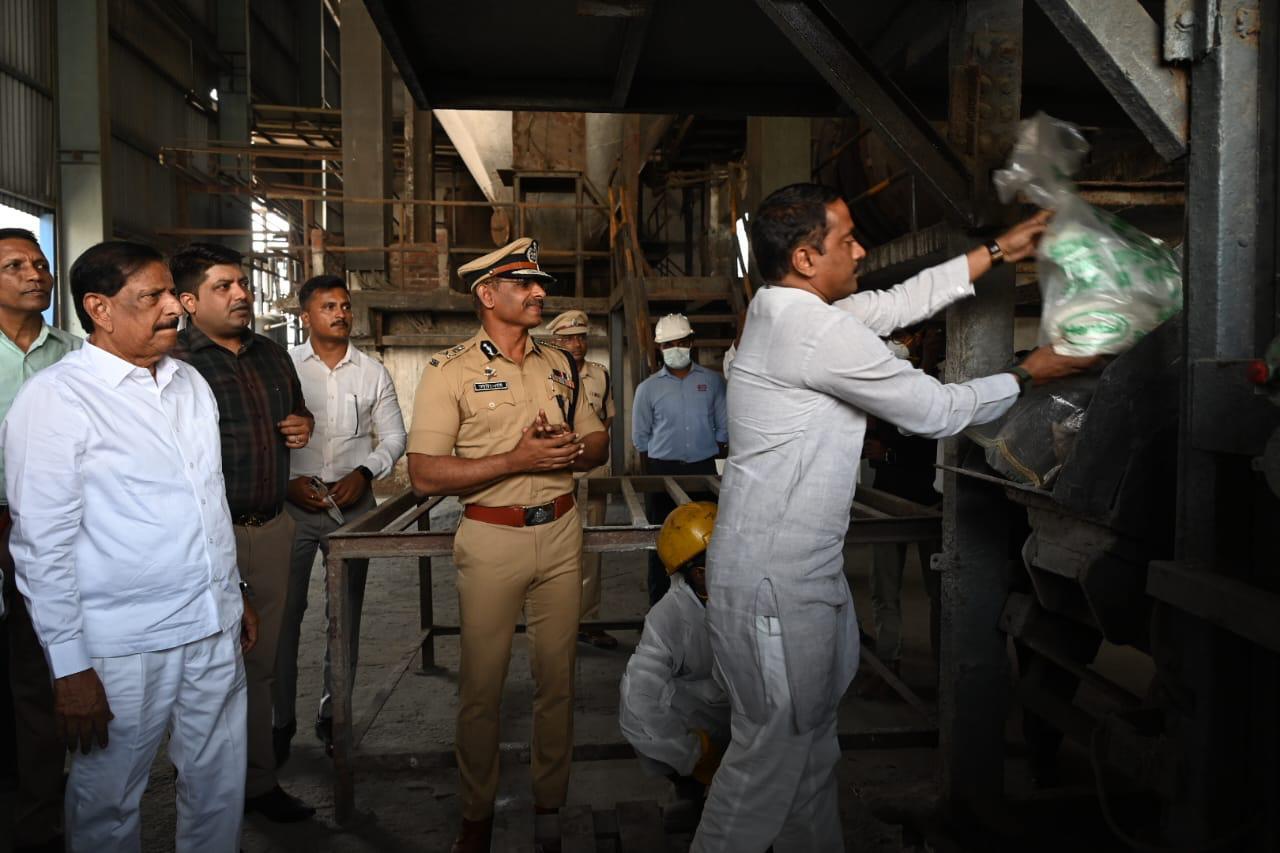 पुलिस अधिकारियों ने कहा कि ड्रग्स के खिलाफ इस तरह की कार्रवाई आगे भी जारी रहेगी. इसके तहत ड्रग तस्करों की गिरफ्तारी, नशे के अड्डों पर छापेमारी और जब्त की गई ड्रग्स को नष्ट करने की प्रक्रिया नियमित रूप से की जाएगी.