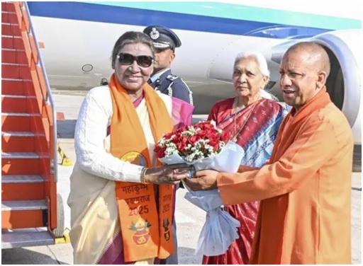 धामी ने आभार व्यक्त करते हुए खुद को इस पवित्र अनुष्ठान में भाग लेने के लिए भाग्यशाली बताया. उन्होंने पुष्टि की कि हरिद्वार में कुंभ मेला 2027 की तैयारियां पहले ही शुरू हो चुकी हैं.