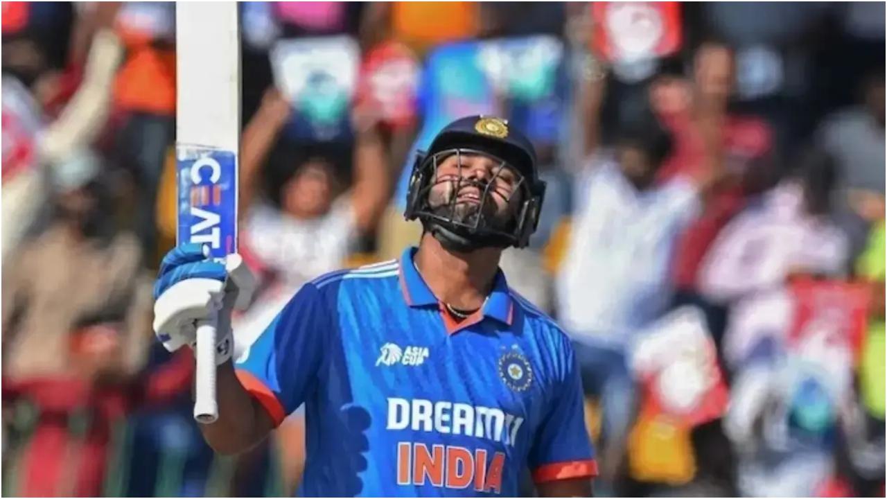 भारत के लिए 267 वनडे खेलने वाले रोहित शर्मा ने 49.26 की औसत और 92.70 की स्ट्राइक रेट से 10,987 रन बनाए हैं. अब तक उनके नाम 32 शतक और 57 अर्धशतक दर्ज हैं. 