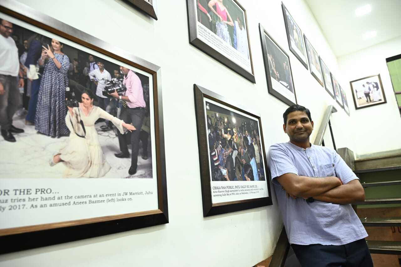 अगर आप बॉलीवुड और फोटोग्राफी के शौकीन हैं, तो यह प्रदर्शनी आपके लिए एक शानदार मौका है. 
