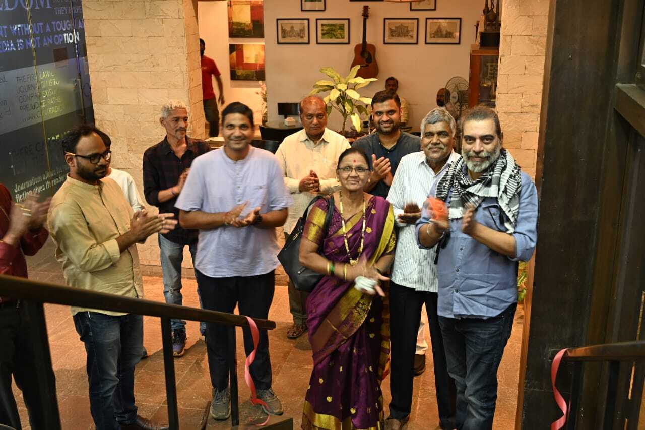 उन्होंने सभी फोटोग्राफी प्रेमियों, पत्रकारों और बॉलीवुड के प्रशंसकों को इस प्रदर्शनी में शामिल होने के लिए आमंत्रित किया है. 