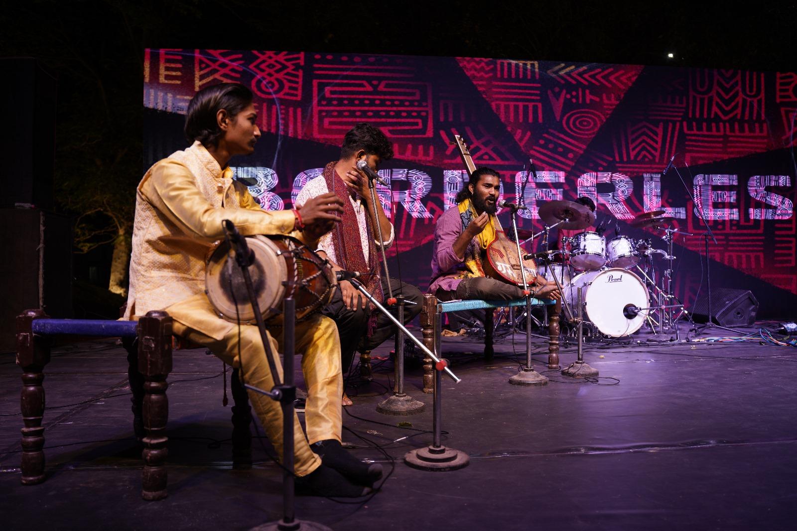 उत्सव में चंबल (राजस्थान), माजुली (असम), शिलांग (मेघालय), भोपाल (मध्य प्रदेश), जनवार (मध्य प्रदेश) और जम्मू और कश्मीर सहित भारत भर के क्षेत्रों के सांस्कृतिक अभ्यासकर्ताओं के नेतृत्व में कई कार्यशालाएँ आयोजित की गईं.