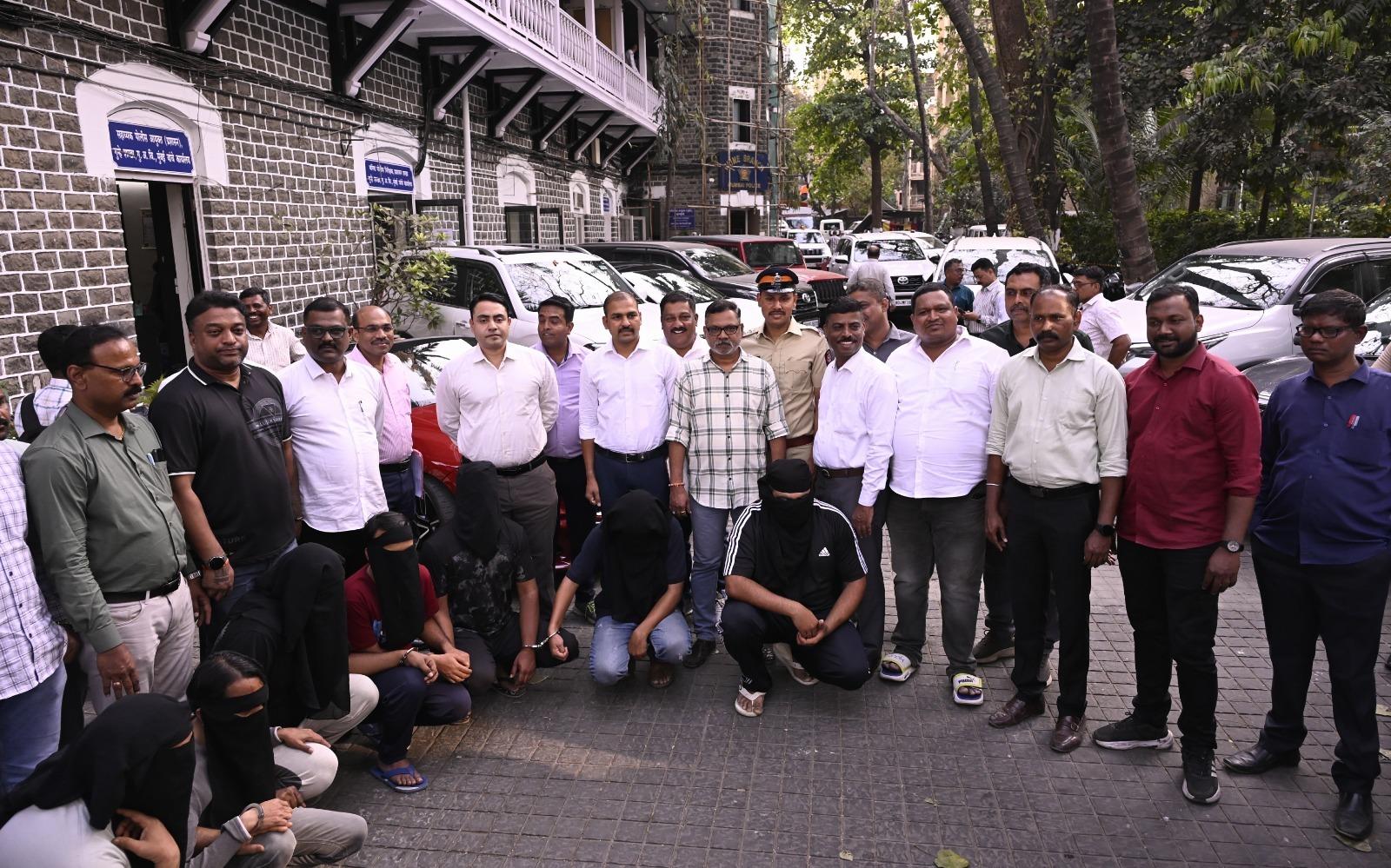 पुलिस यह भी पता लगाने की कोशिश कर रही है कि इन फर्जीवाड़ों में और कितनी कारें बेची गई हैं और किन-किन कंपनियों को चूना लगाया गया है.