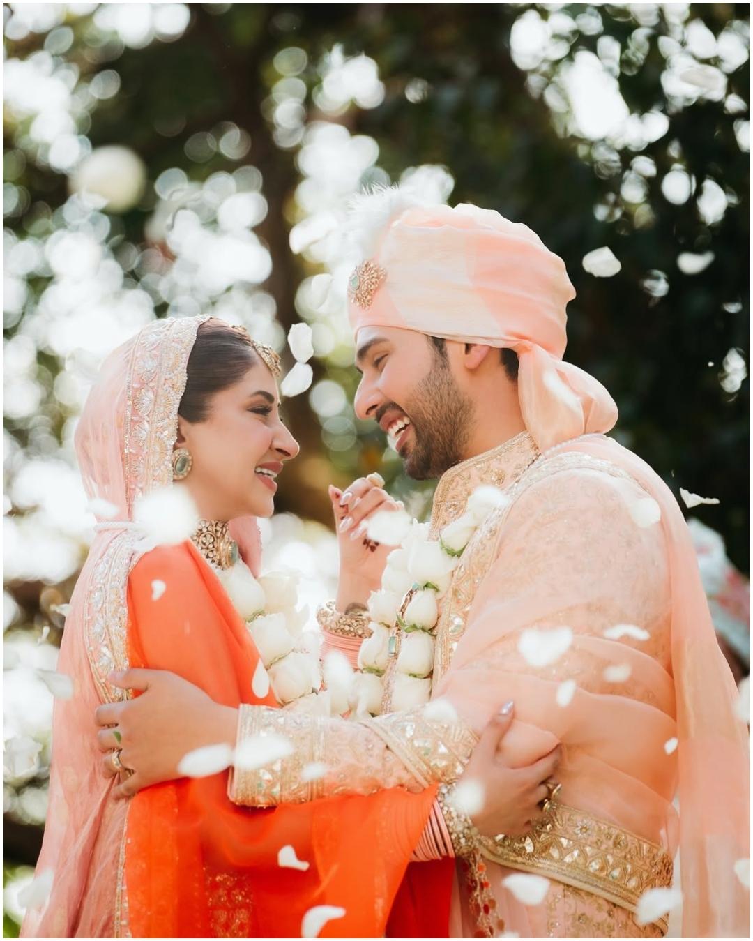 उन्होंने सवाल पूछा, “जीवन में एक बार आने वाले इस पल को अमर बनाने के लिए, मैं अपने भाई और अक्सर सहयोगी अमाल मलिक और गीतकार कुणाल वर्मा के साथ हर समय प्रेम गीत गाता हूं, केवल एक शर्त के साथ: मेरे गीत ‘कसम से’ के लिए, गीत की रचना की जाती है मेरा शेष जीवन ऐसा ही रहा मैं एक महीने के लिए लंदन में था और सोच रहा था कि क्यों न यह यात्रा की जाए.``