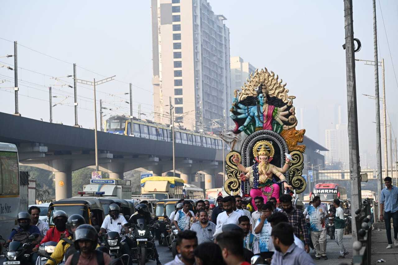 मुंबई में माघी गणेश जयंती का विशेष महत्व है, और यहां के विभिन्न मंडलों में इस अवसर को भव्यता के साथ मनाने की परंपरा रही है. 
