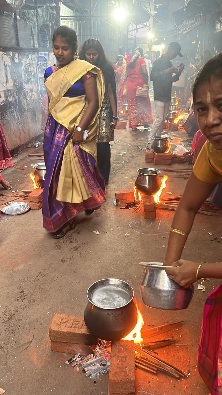 यह त्योहार केवल धार्मिक और सांस्कृतिक आयोजन ही नहीं, बल्कि समुदायों को एकजुट करने का भी माध्यम बना. त्योहार के इस अवसर पर धारावी के दक्षिण भारतीय समुदाय ने मुंबई के अन्य लोगों को भी अपनी परंपराओं से रूबरू कराया.