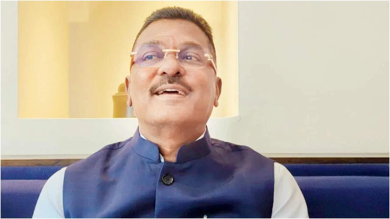 राज्य के परिवहन मंत्री प्रताप सरनाईक. फोटो/राजेंद्र बी. अकलेकर