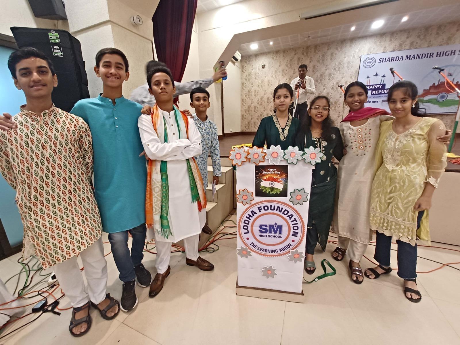 छात्रों ने आयुर्वेद, योग, नालंदा विश्वविद्यालय और भारतीय संस्कृति की सुंदर झांकियां पेश कीं.