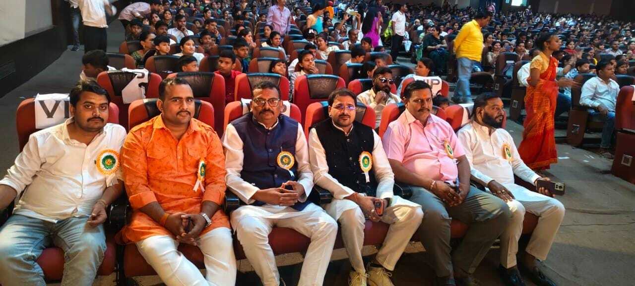 समारोह के समापन पर अतिथियों और दर्शकों का आभार अभिषेक पाण्डेय और तुषार पाण्डेय ने व्यक्त किया. इस उत्सव ने विद्यार्थियों, शिक्षकों और अतिथियों के बीच शिक्षा और समाज सुधार के प्रति एक नई जागरूकता पैदा की.