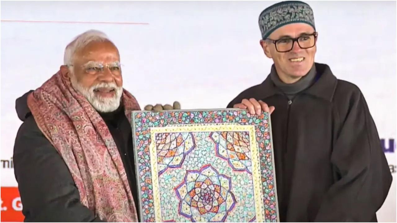 जोजिला सुरंग के साथ, जिसे 2028 तक पूरा करने की योजना है, यह मार्ग की लंबाई 49 किमी से घटाकर 43 किमी कर देगी और वाहन की गति 30 किमी/घंटा से बढ़ाकर 70 किमी/घंटा कर देगी, जिससे  श्रीनगर घाटी और लद्दाख दोनों के बीच निर्बाध NH-1 कनेक्टिविटी सुनिश्चित होगी.