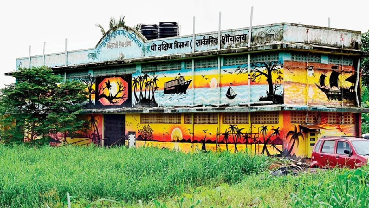 Iआरे मिल्क कॉलोनी के शौचालयों में बिजली-पानी की कमी, उद्घाटन के बाद भी बंद
