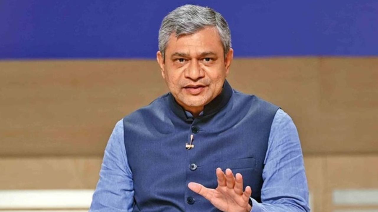 Railway Minister Ashwini Vaishnav Pic