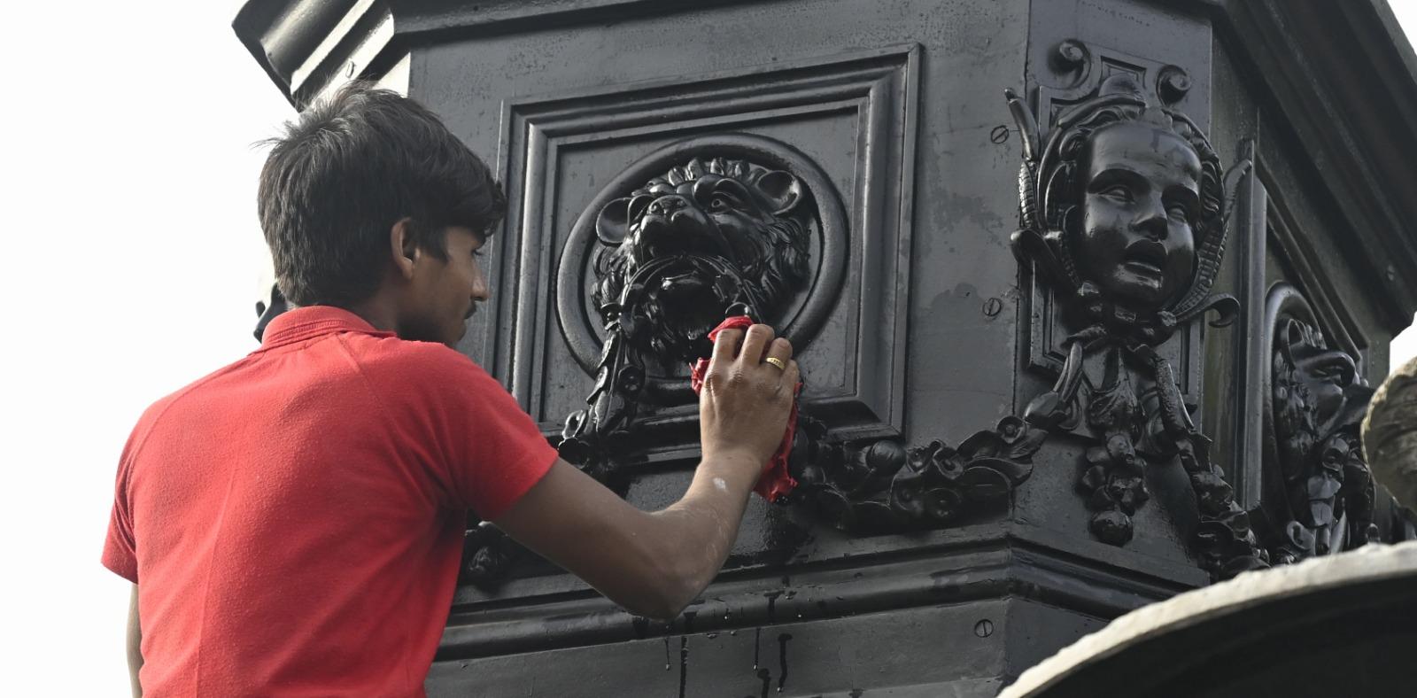 बृहन्मुंबई नगर निगम (बीएमसी) के अनुसार, इस फाउंटेन का तीन साल का रखरखाव अनुबंध मार्च 2024 में समाप्त हो चुका है, और इसके बाद से इसका नियमित निरीक्षण या नवीनीकरण नहीं हुआ.