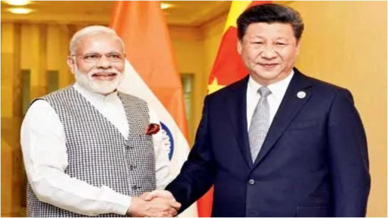 प्रधानमंत्री नरेंद्र मोदी और चीनी राष्ट्रपति शी जिनपिंग. फ़ाइल चित्र