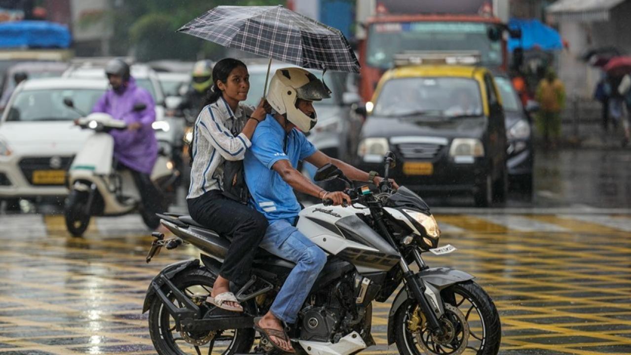 Iमुंबई में आज भारी बारिश की चेतावनी, आईएमडी का ऑरेंज अलर्ट जारी