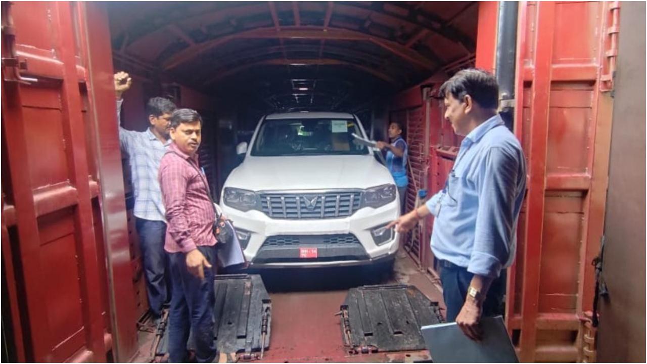 Iजोगेश्वरी टर्मिनस रेल के माध्यम से मिला 2.66 करोड़ रुपये का राजस्व