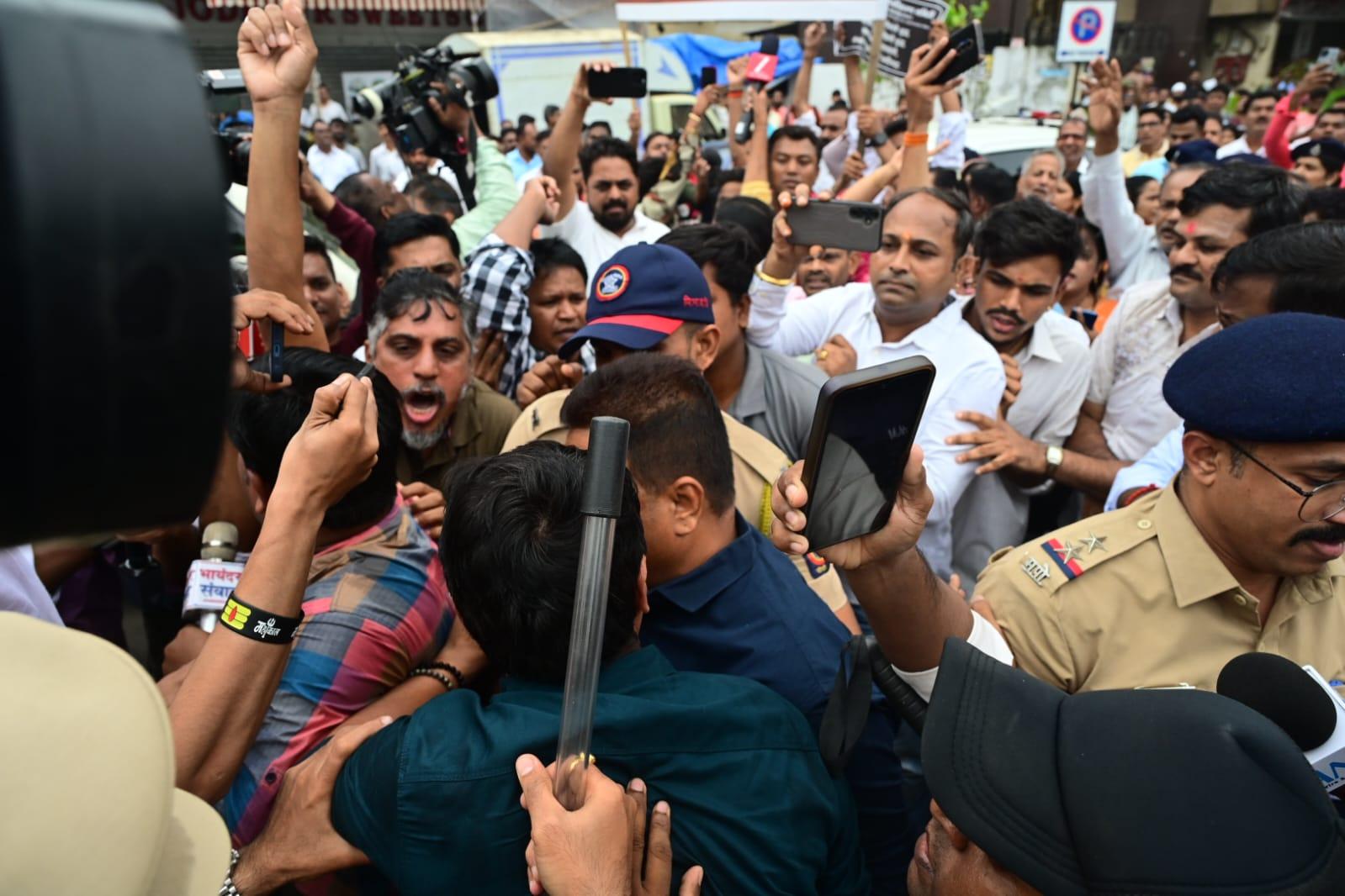 अब यह देखना होगा कि क्या इस आंदोलन का कोई समाधान निकलता है या यह और बढ़ेगा. राज्यभर में मराठी अस्मिता और भाषा के अधिकारों को लेकर गहमागहमी बनी हुई है.