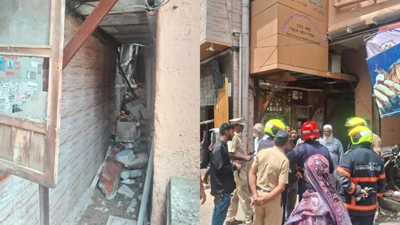Iबांद्रा में ग्राउंड-प्लस-टू संरचना ढहने से 12 लोग घायल, दो की हालत गंभीर