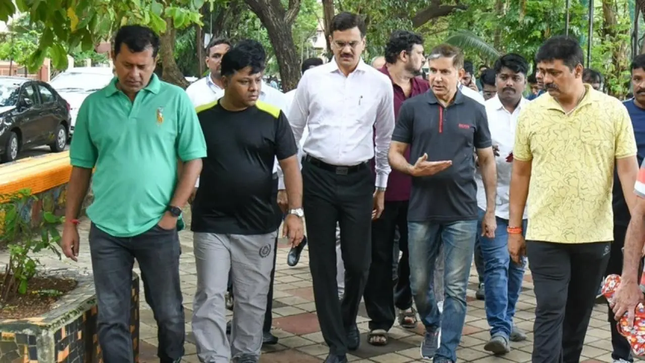 Iबीएमसी प्रमुख का शिवाजी पार्क दौरा, धूल प्रदूषण को लेकर दिया आश्वासन