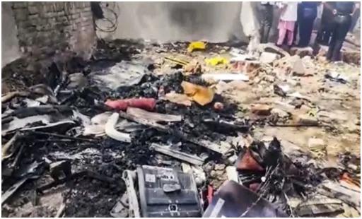इस त्रासदी में कई छात्रों के मारे जाने की आशंका है. आपातकालीन सेवाएं छात्रावास परिसर के आसपास के मलबे को हटाने का काम कर रही हैं.