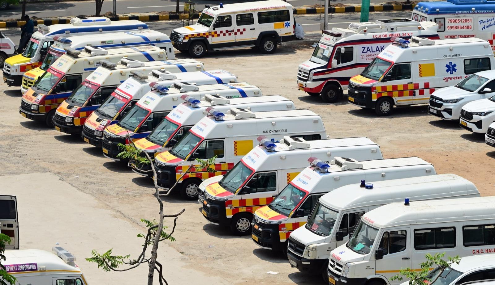 घायल लोगों की मदद के लिए अस्पताल में अतिरिक्त स्टाफ भी तैनात किया गया. सभी घायलों को समय पर चिकित्सा सुविधा मिल सके, इसके लिए अलग-अलग विभागों द्वारा समन्वयित प्रयास किए गए.