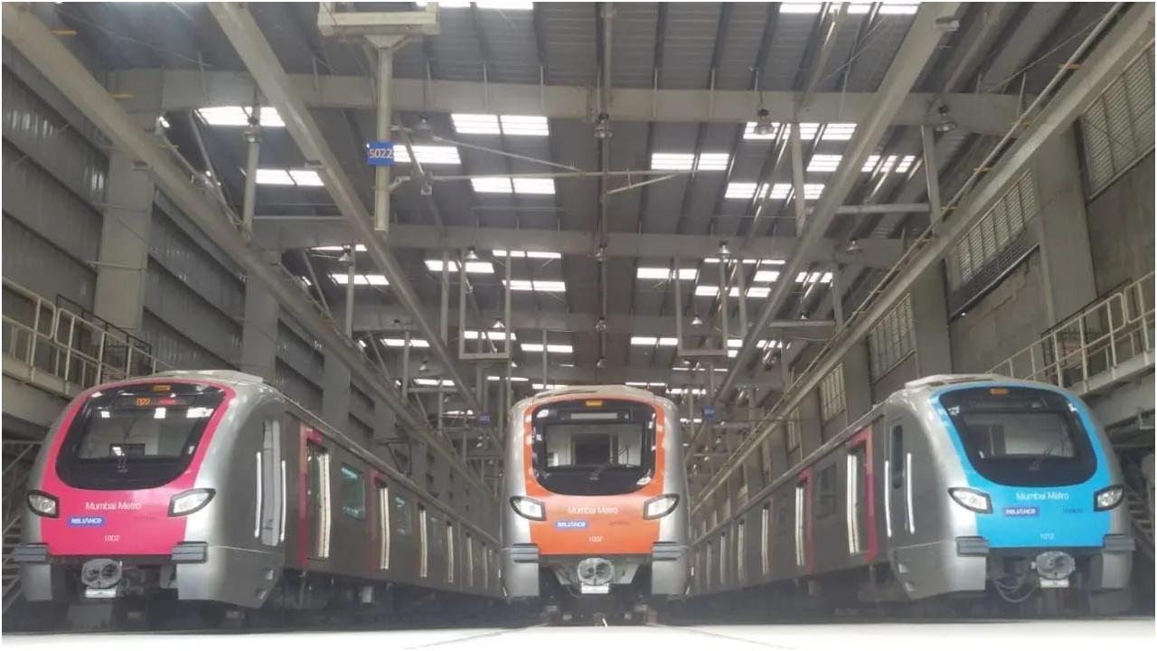 मुंबई मेट्रो वन अंधेरी घाटकोपर के बीच चलती है.