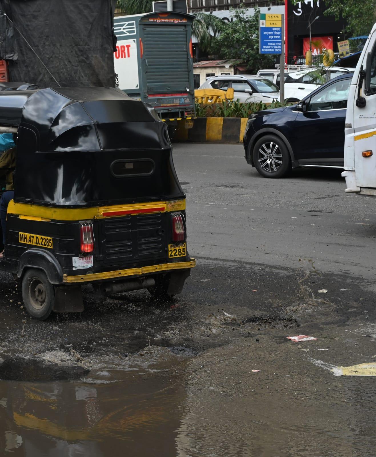 बारिश के बाद इसकी स्थिति और भी बिगड़ गई है, जिससे वाहन चालकों को रोजाना जोखिम का सामना करना पड़ रहा है.