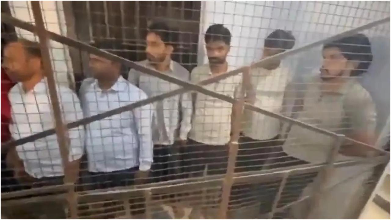 गिरफ्तार आरोपी (फोटो साभार: सोशल मीडिया)